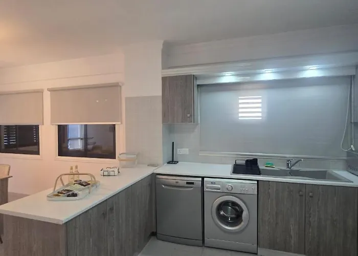 Lazuli Skyline & Sea View Penthouse アパート *