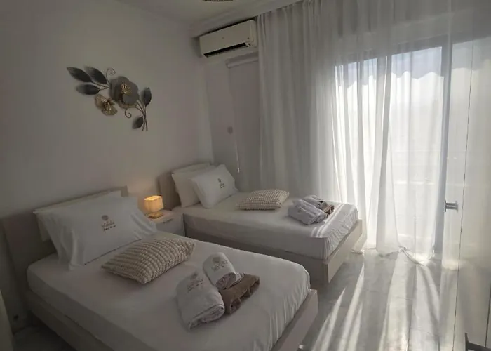 アパート Lazuli Skyline & Sea View Penthouse ラルナカ