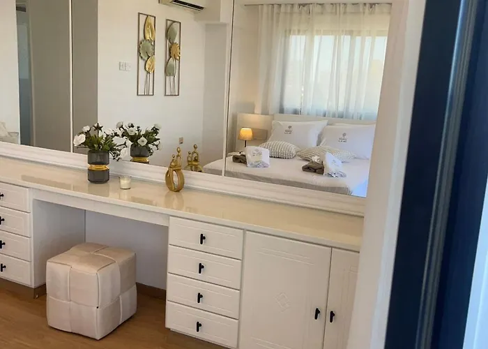 Lazuli Skyline & Sea View Penthouse アパート *