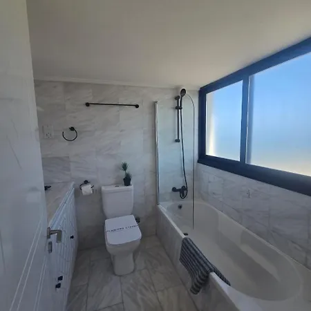 Lazuli Skyline & Sea View Penthouse דירה *