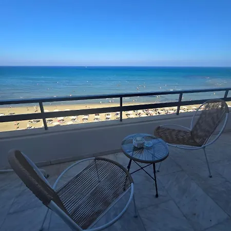 דירה Lazuli Skyline & Sea View Penthouse לרנקה