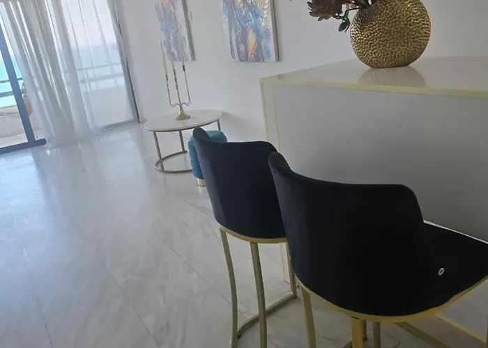 Apartmán Lazuli Skyline & Sea View Penthouse