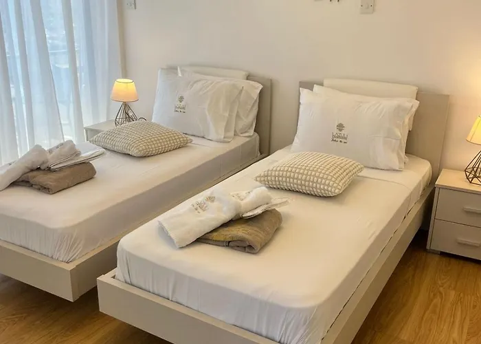 Lazuli Skyline & Sea View Penthouse Apartmán